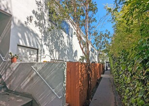 1813 9th St in Santa Monica, CA - Building Photo - Building Photo