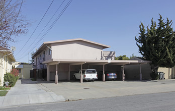 Western Apartments in Salinas, CA - Foto de edificio - Building Photo