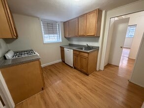 131 Sutherland Rd, Unit A in Boston, MA - Foto de edificio - Building Photo