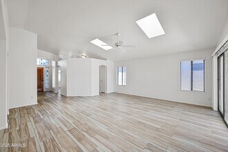 2535 E Parkside Ln in Phoenix, AZ - Building Photo - Building Photo