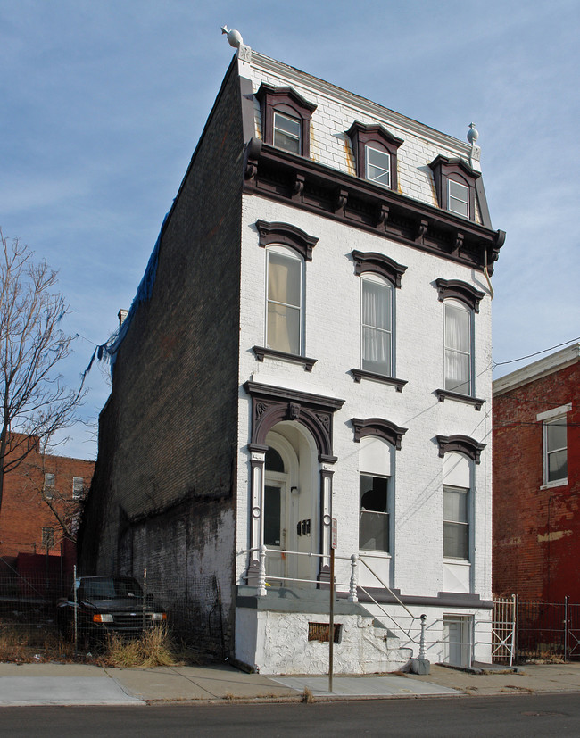 2018 Freeman Ave in Cincinnati, OH - Building Photo - Building Photo