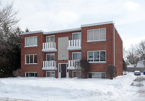 47 Brybeck Cres Apartments