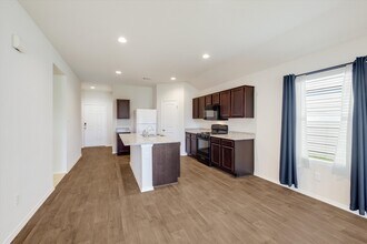 109 Falco Ln in San Marcos, TX - Building Photo - Building Photo