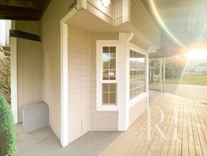 2745 McKinley Pl SE in Port Orchard, WA - Building Photo - Building Photo