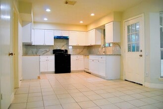 2127 Woodland Springs St in Houston, TX - Building Photo - Building Photo