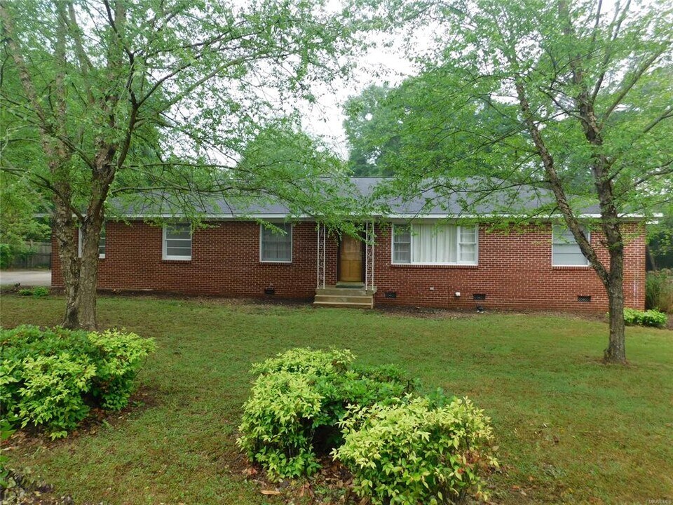 127 N Wildwood Dr in Prattville, AL - Building Photo