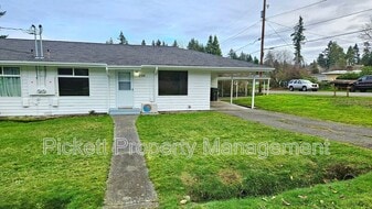 2514 Spring St in Bremerton, WA - Building Photo