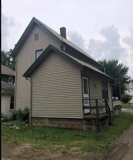property at 513 7th St NE