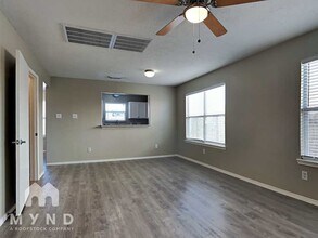 9027 Farm Ridge Ln, Unit 521 in Humble, TX - Building Photo - Building Photo