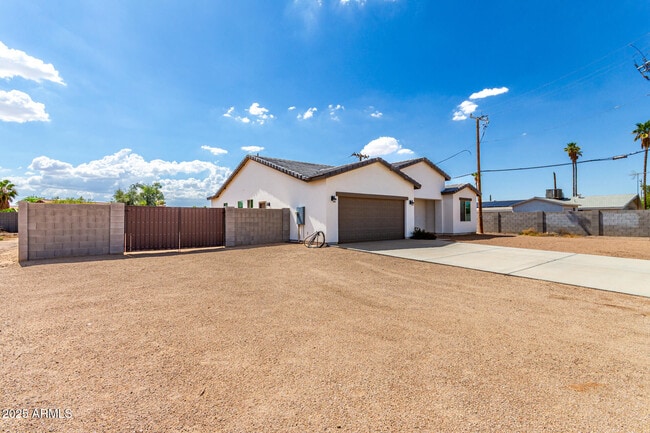 8944 W Century Dr in Arizona City, AZ - Building Photo - Building Photo