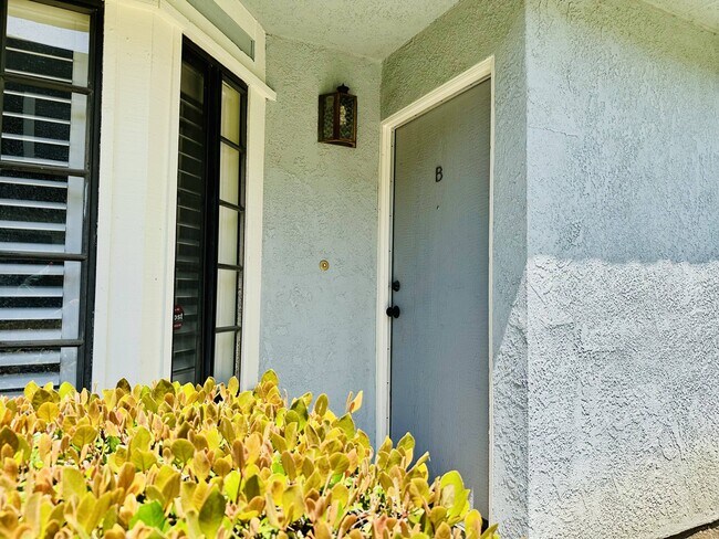 property at 2610 Huntington Dr