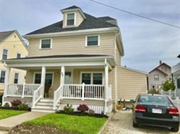 37 R St, Unit #1 in Hull, MA - Building Photo