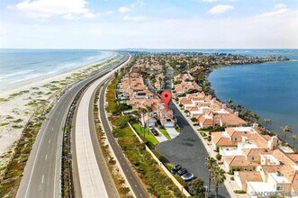100 Tunapuna Ln in Coronado, CA - Building Photo - Building Photo