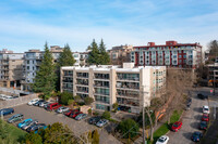 5025 California Ave SW in Seattle, WA - Foto de edificio - Building Photo