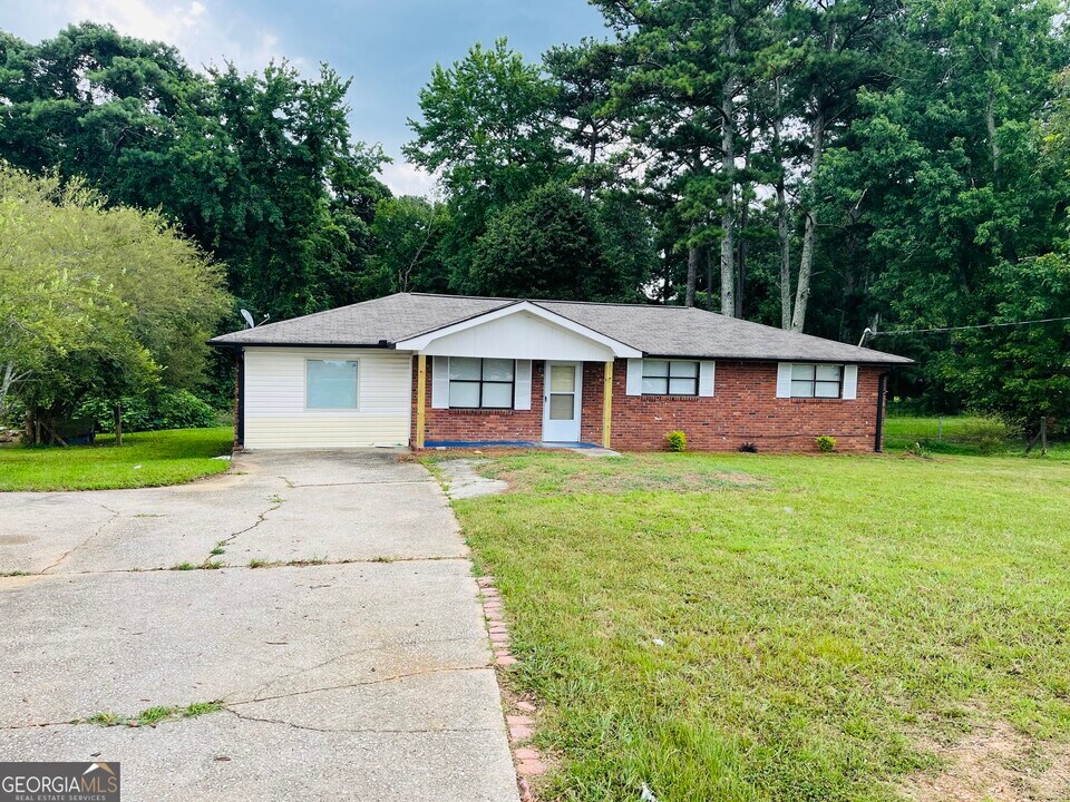 2270 Pope Rd in Douglasville, GA - Building Photo