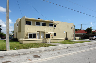 219 NW 35th St in Miami, FL - Building Photo - Building Photo