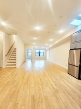 131 Hopkins Ave in Jersey City, NJ - Building Photo - Building Photo
