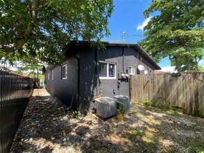 6132 SW 39th St in Miramar, FL - Building Photo - Building Photo