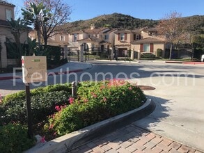 473 Camino Verde in San Marcos, CA - Building Photo - Building Photo