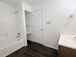 2900 Clermont Dr in New Orleans, LA - Building Photo - Building Photo