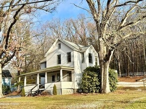 758 Texas Palmyra Hwy in Honesdale, PA - Foto de edificio - Building Photo