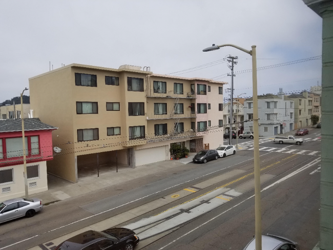 1527 Judah St in San Francisco, CA - Building Photo - Building Photo