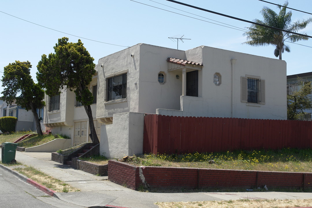 3501 Lyon Ave in Oakland, CA - Foto de edificio