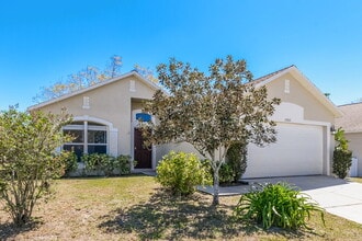 15922 Wilkinson Dr in Clermont, FL - Foto de edificio - Building Photo