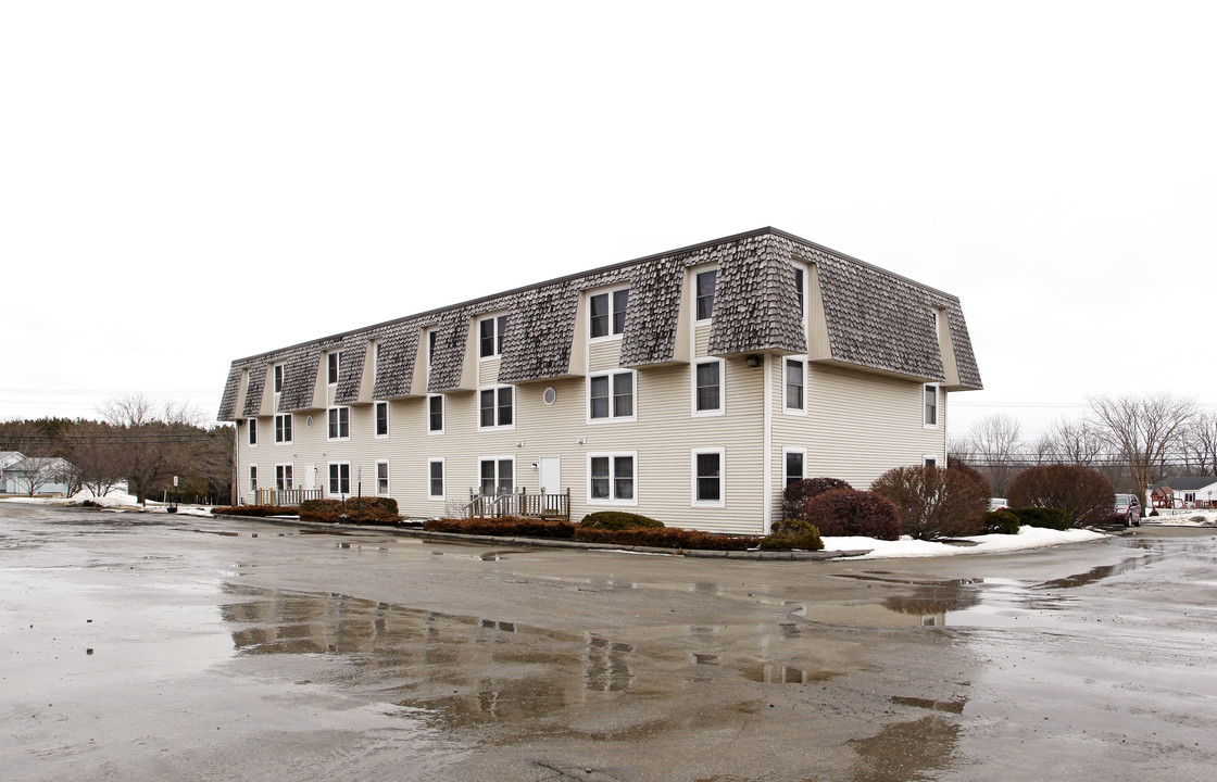 Deerfield Apartments in Bangor, ME - Building Photo