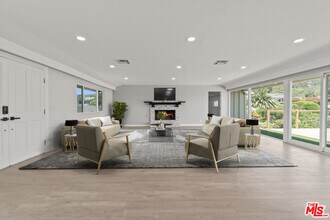 1060 Palisair Pl in Los Angeles, CA - Building Photo - Building Photo