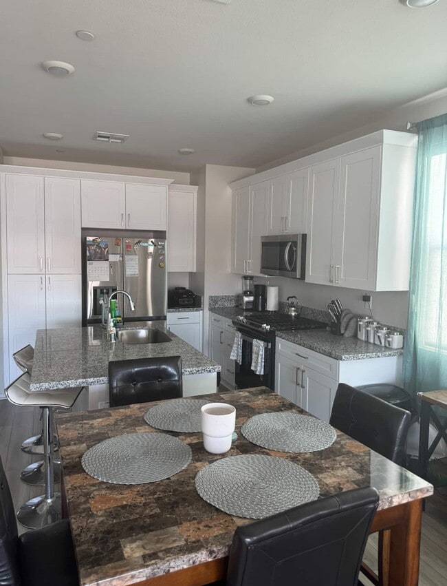 211 N Vincent Ave in West Covina, CA - Building Photo - Building Photo