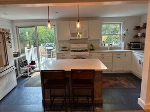40 Forest St in Manchester by the Sea, MA - Building Photo - Building Photo