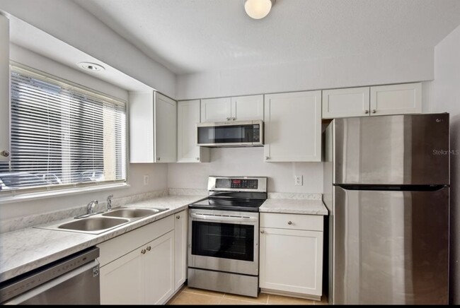 property at 4149 S Semoran Blvd