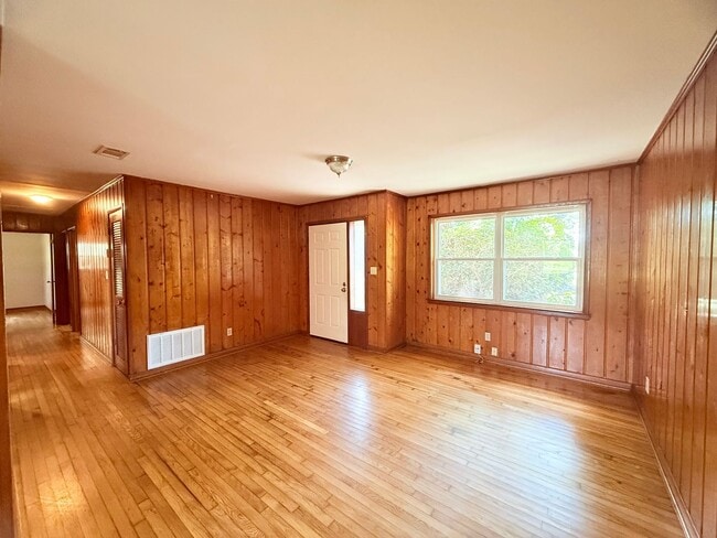 8785 Jernigan Rd in Pensacola, FL - Building Photo - Building Photo