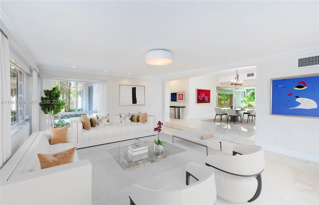 310 Harbor Ct in Key Biscayne, FL - Building Photo