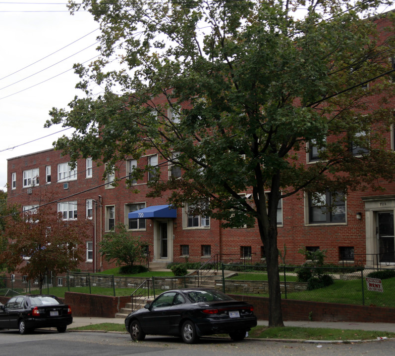 720 Madison Street NW in Washington, DC - Foto de edificio