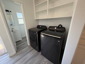 13422 Oxnard St in Van Nuys, CA - Building Photo - Building Photo