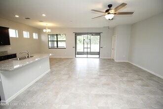 880 Old Country Rd S E in Palm Bay, FL - Building Photo - Building Photo