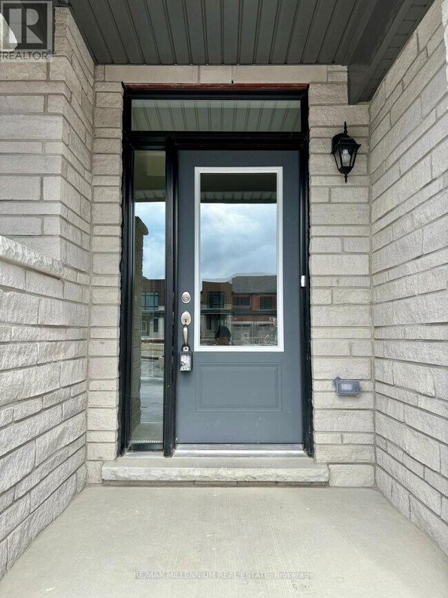39 Griffith St in Aurora, ON - Building Photo - Building Photo