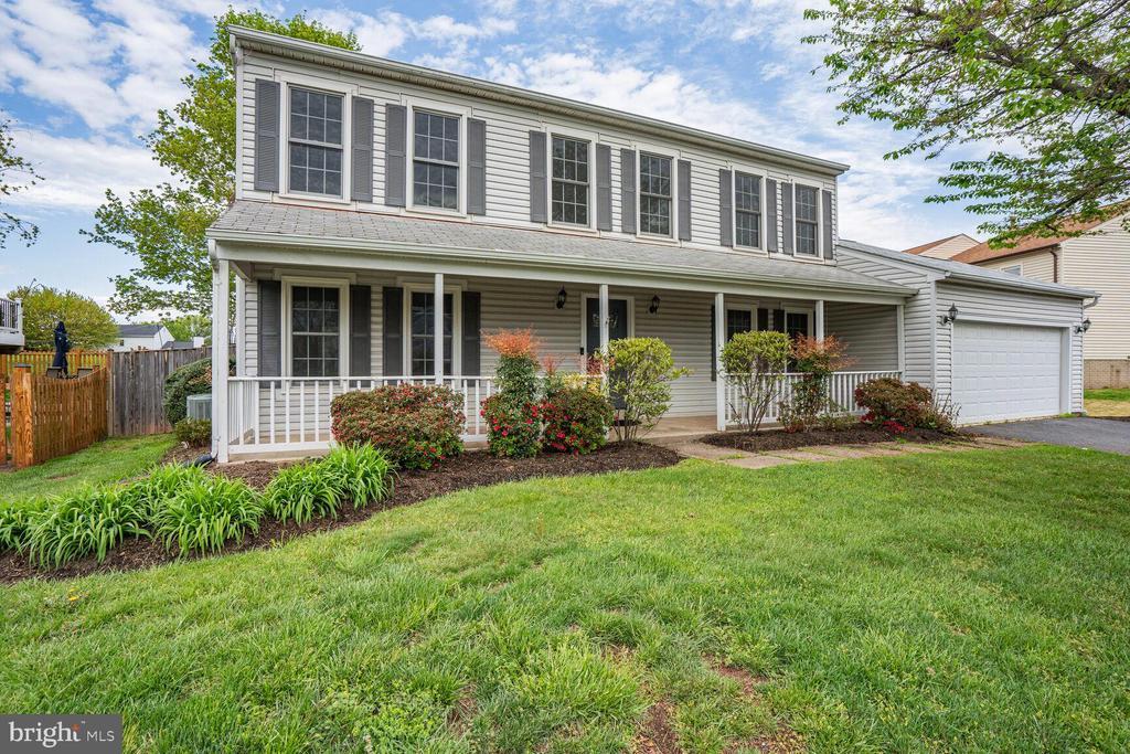 5502 Buggy Whip Dr in Centreville, VA - Foto de edificio