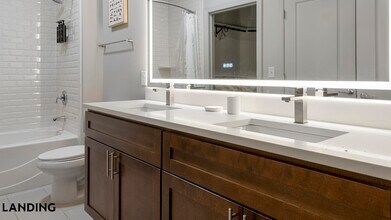 2420 Peachtree Rd NW, Unit 1219 in Atlanta, GA - Building Photo - Building Photo