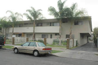 Las Palmas Villas in Los Angeles, CA - Building Photo - Building Photo