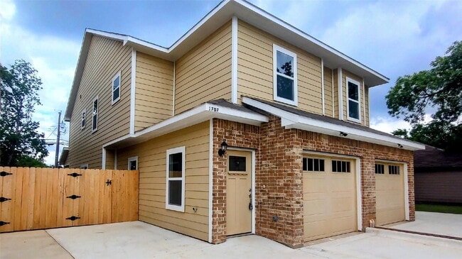 property at 1707 Ash Crescent St