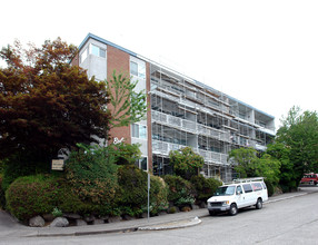 Bel-air Apartments in Seattle, WA - Building Photo - Building Photo