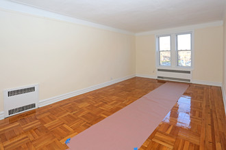 2828 Kings Hwy in Brooklyn, NY - Building Photo - Interior Photo