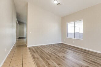 6034 N 68th Dr in Glendale, AZ - Building Photo - Building Photo
