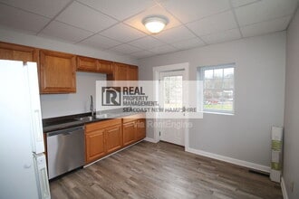 10 Charles St in Dover, NH - Building Photo - Building Photo