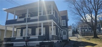 80 Serrel Sweet Rd in Johnston, RI - Building Photo