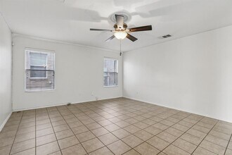 13413 Lismore Ln in Pflugerville, TX - Building Photo - Building Photo