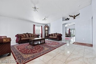 2419 Country Orchard St in North Las Vegas, NV - Foto de edificio - Building Photo